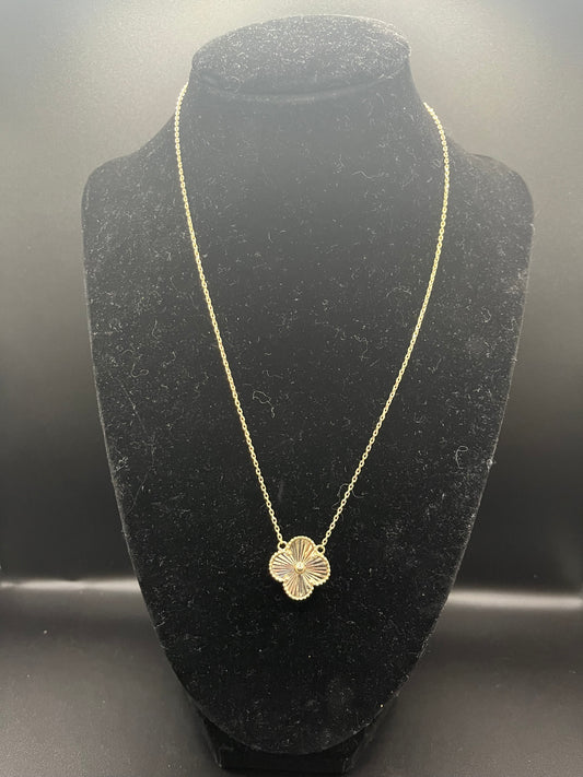 10k gold clover necklace