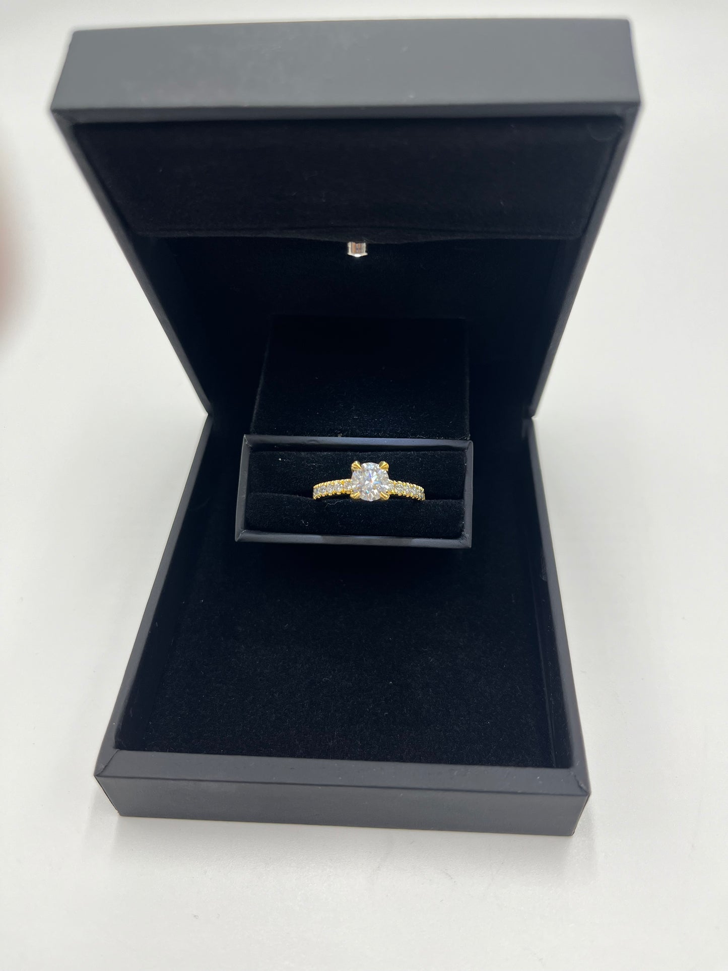 18k gold vvs lab diamond ring