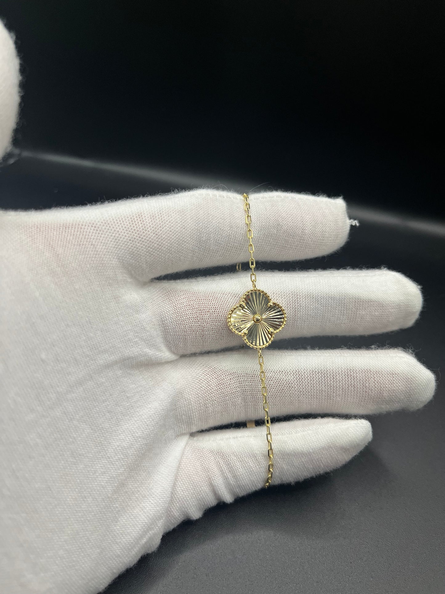 10k gold clover bracelet