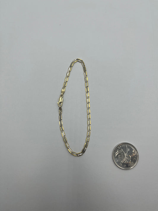 White and yellow 10 karat gold bar bracelet