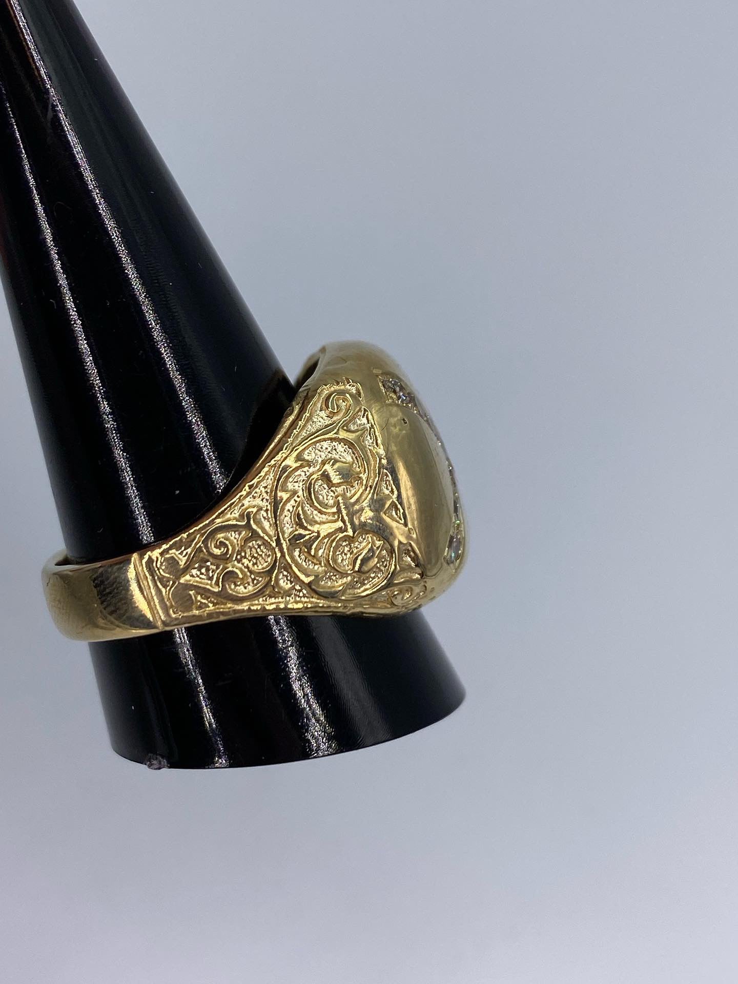 10 karat gold diamond ring