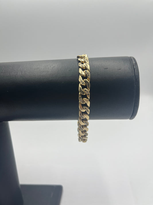 10 karat gold and diamond cuban link bracelet