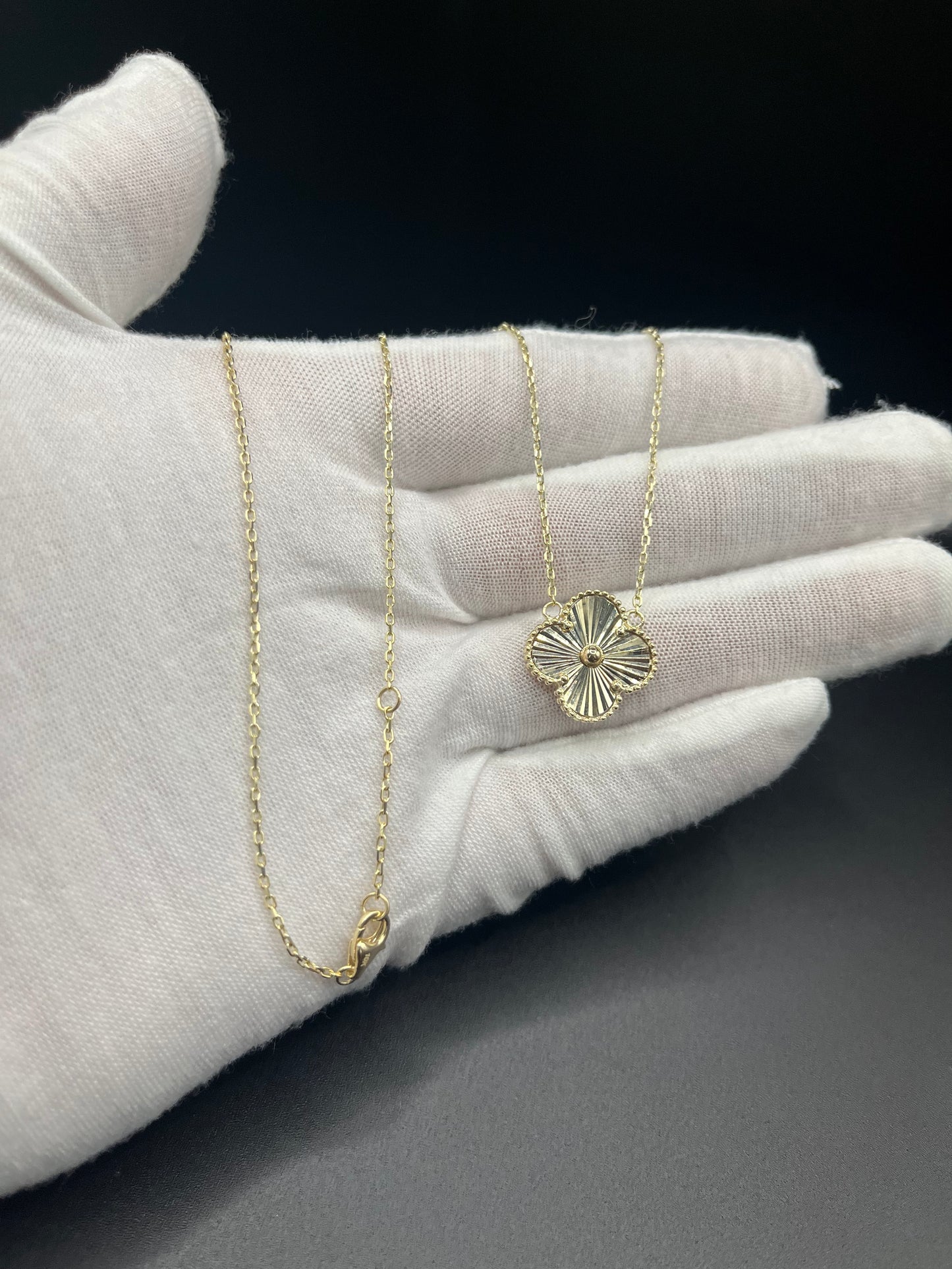 10k gold clover necklace