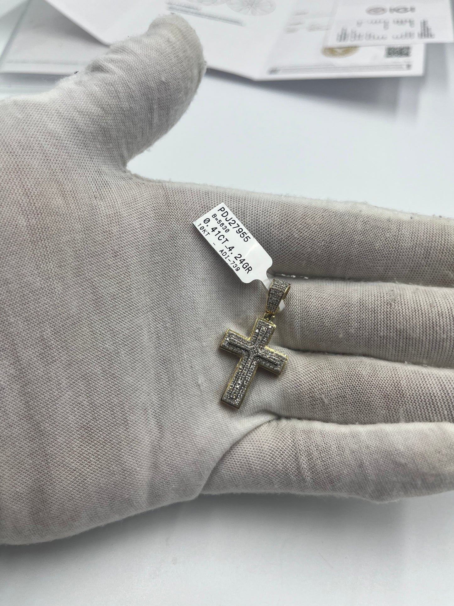 10k diamond cross pendant