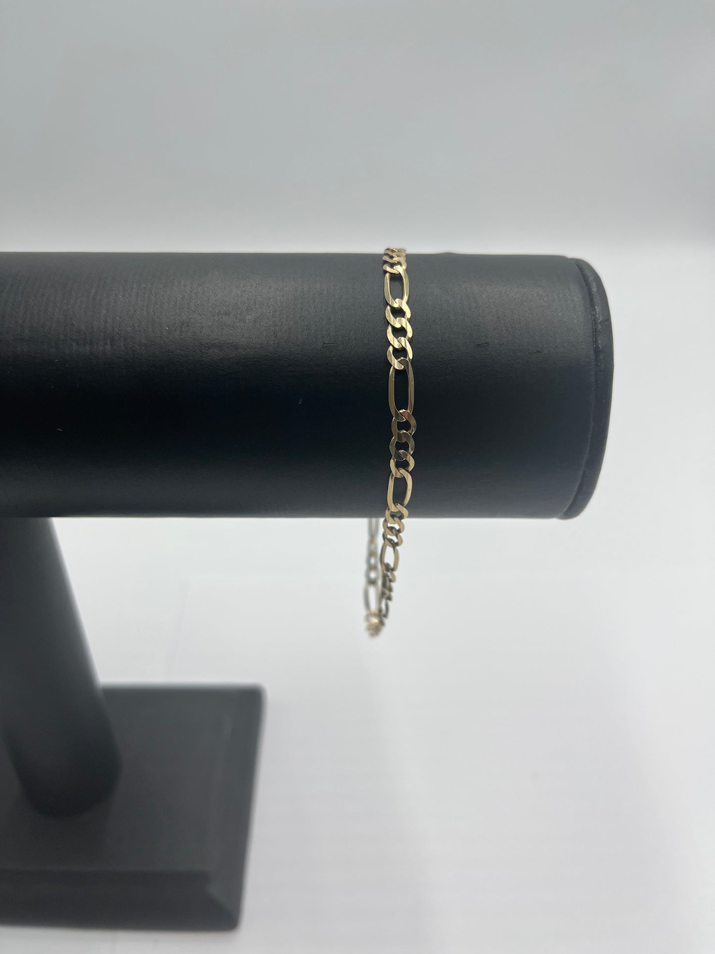 10 karat gold Figaro bracelet