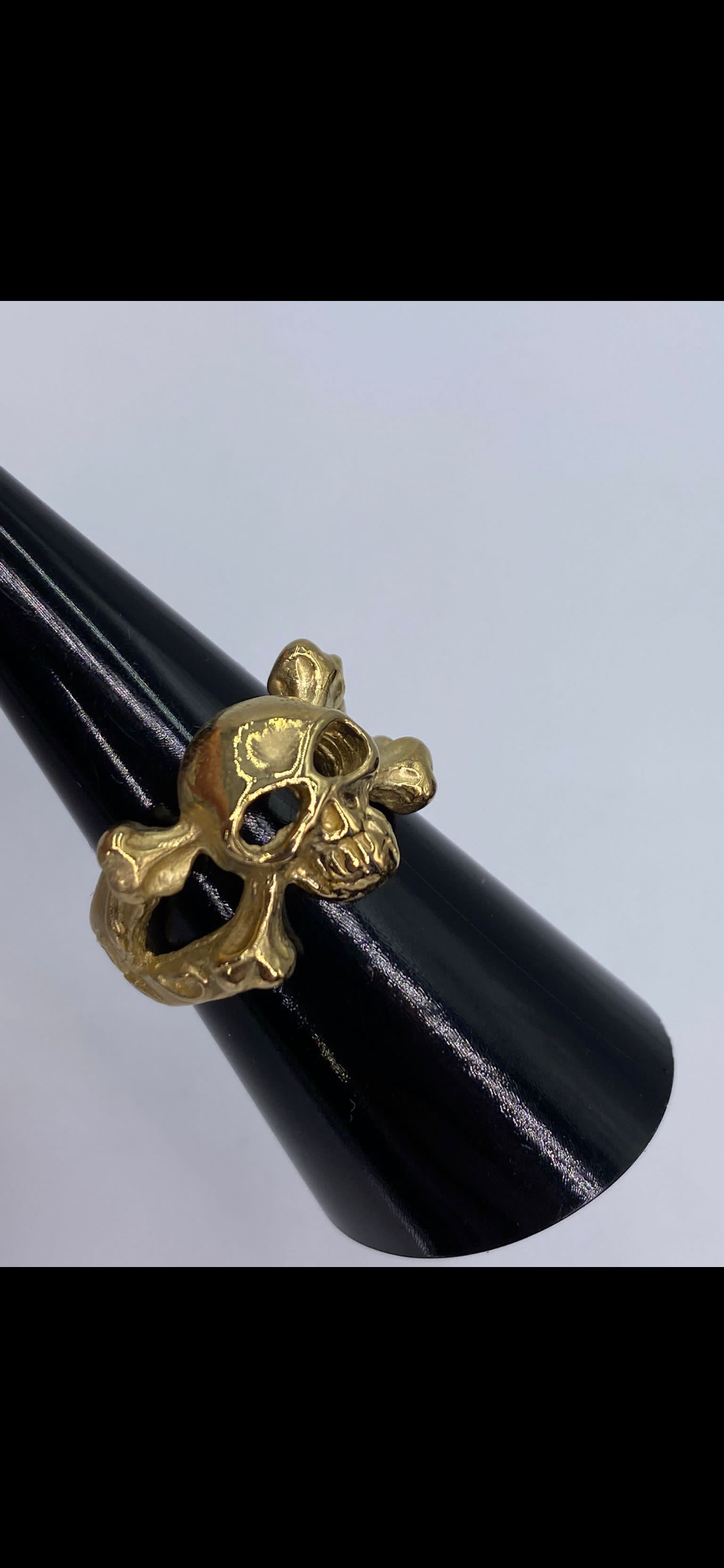 10 karat gold crossbones skull ring