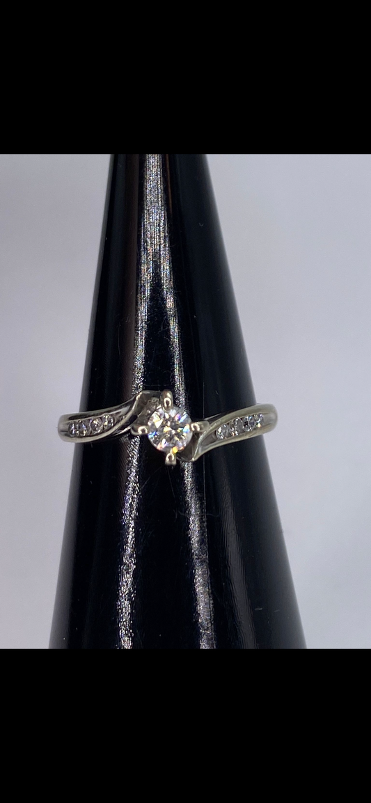 14k white gold engagement style ring